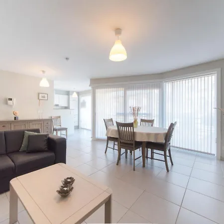 Westhinder With Balcony By Interhome 公寓 *