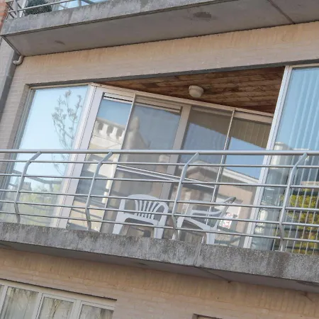 Westhinder With Balcony By Interhome * 布兰肯贝赫