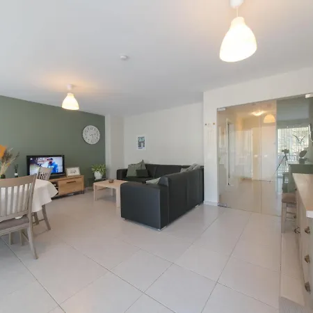 Westhinder With Balcony By Interhome בלנקנברג