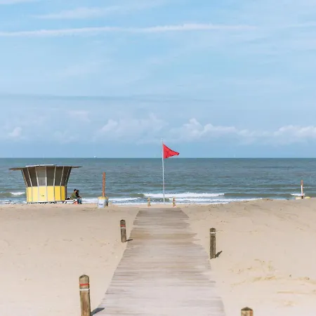 Westhinder With Balcony By Interhome *