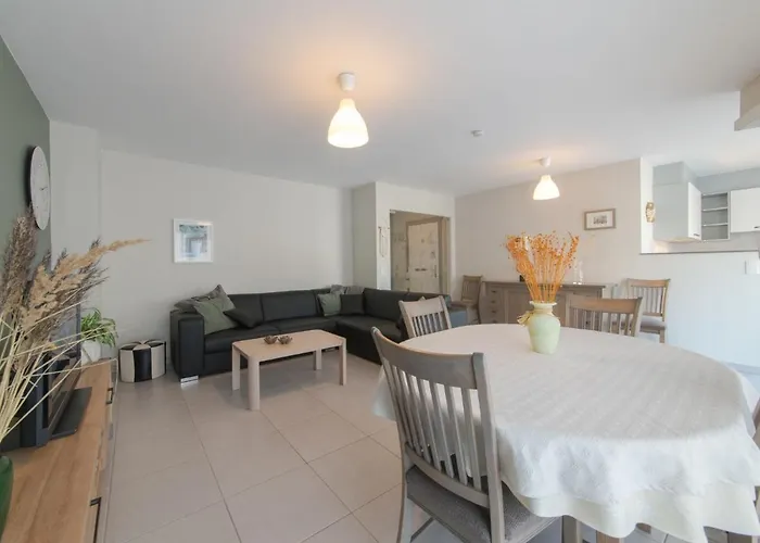 Westhinder With Balcony By Interhome בלנקנברג