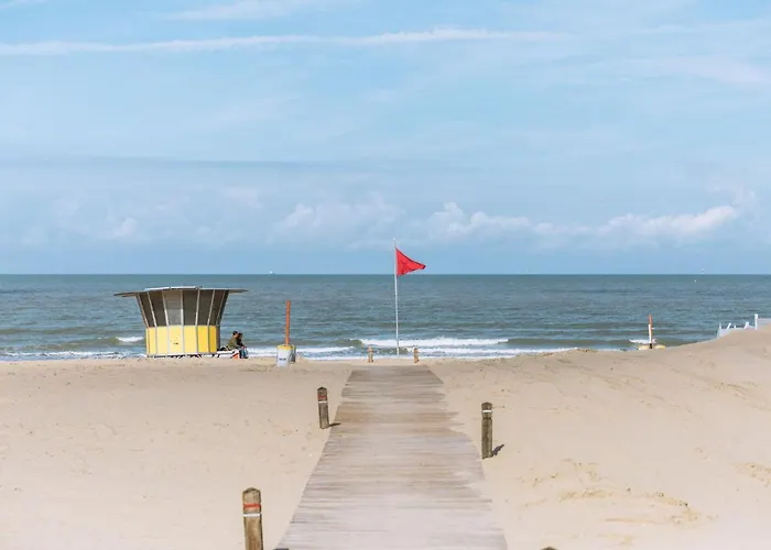 Westhinder With Balcony By Interhome *